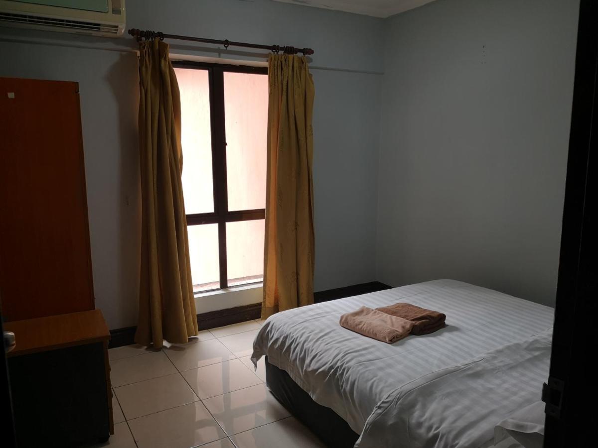Homestay Marina Court Kota Kinabalu Esterno foto