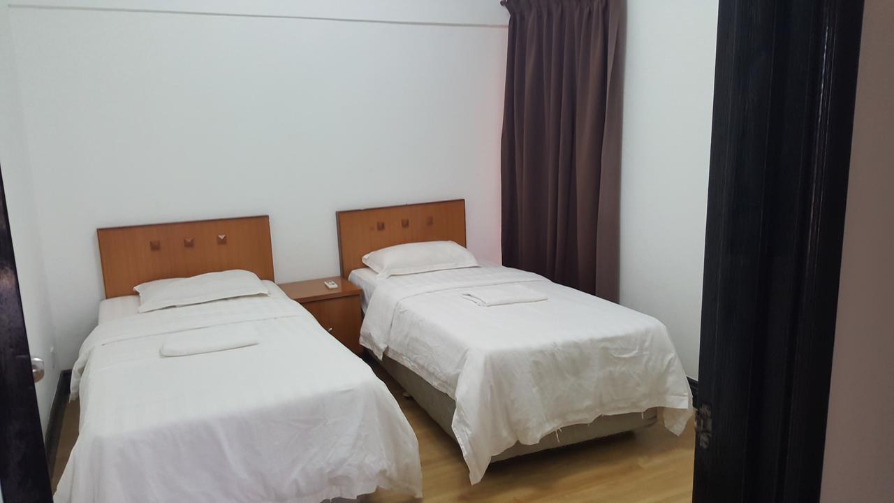 Homestay Marina Court Kota Kinabalu Esterno foto
